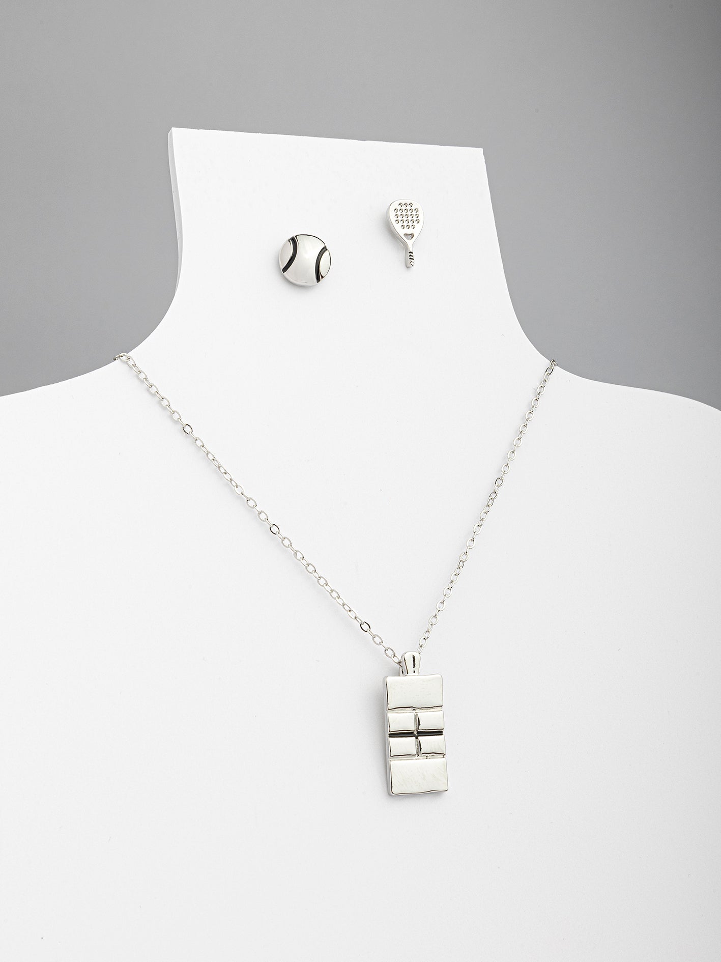 Set Collar y Broquel Game Plateado