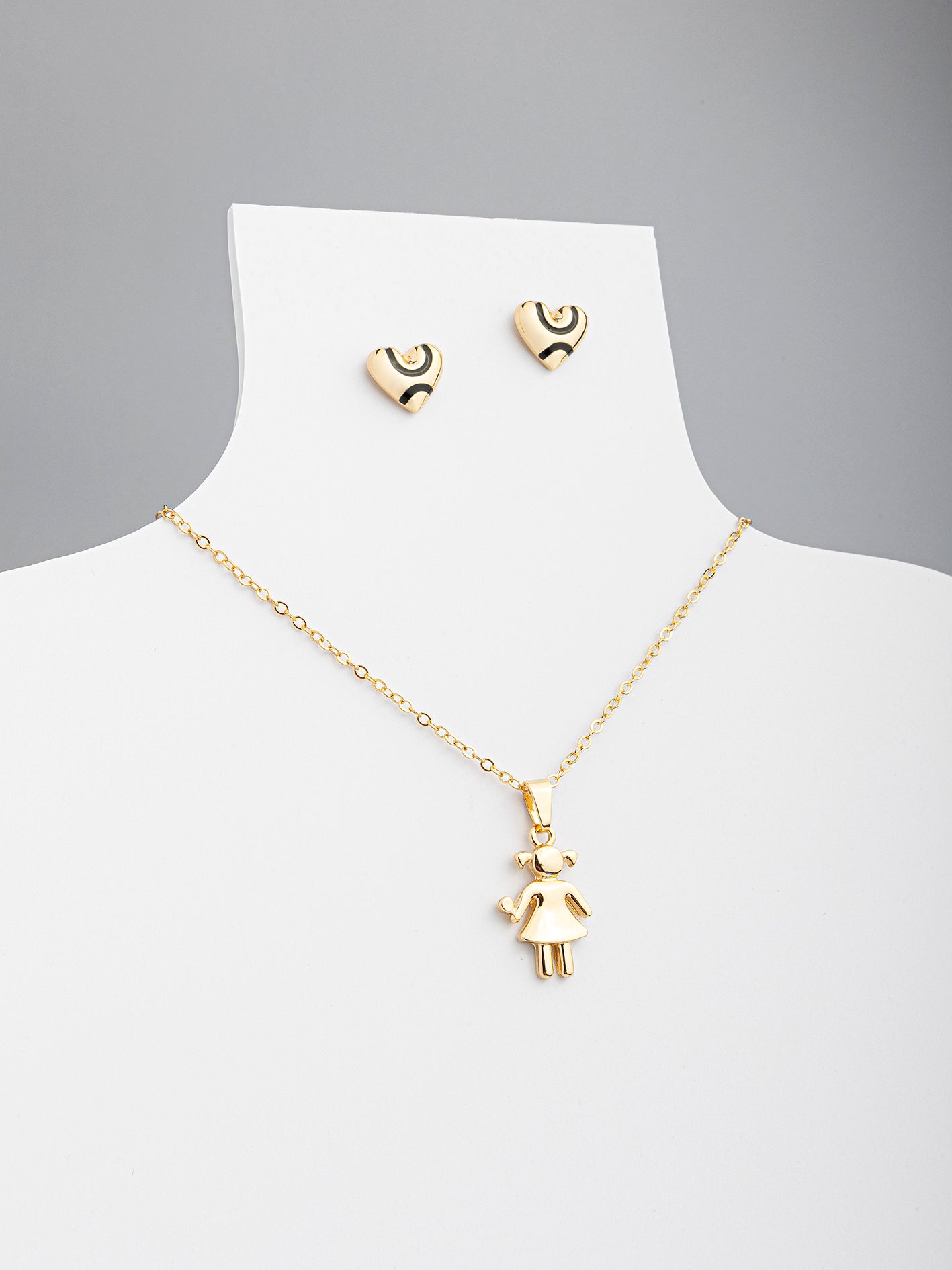 Set Collar y Broquel Chica Dorado